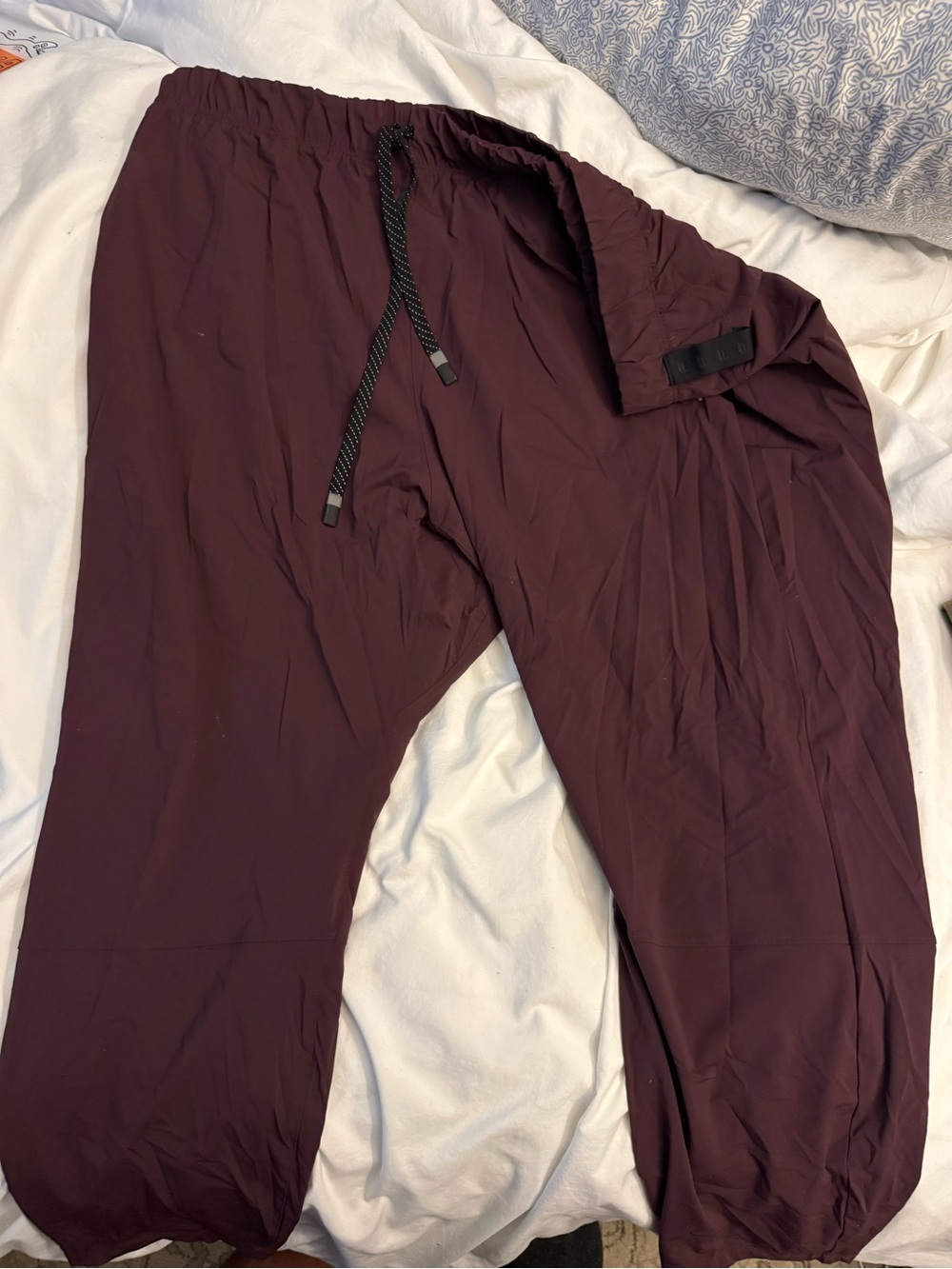 Fabletics Men's Elastic Waist Burgundy Drawstring Pants